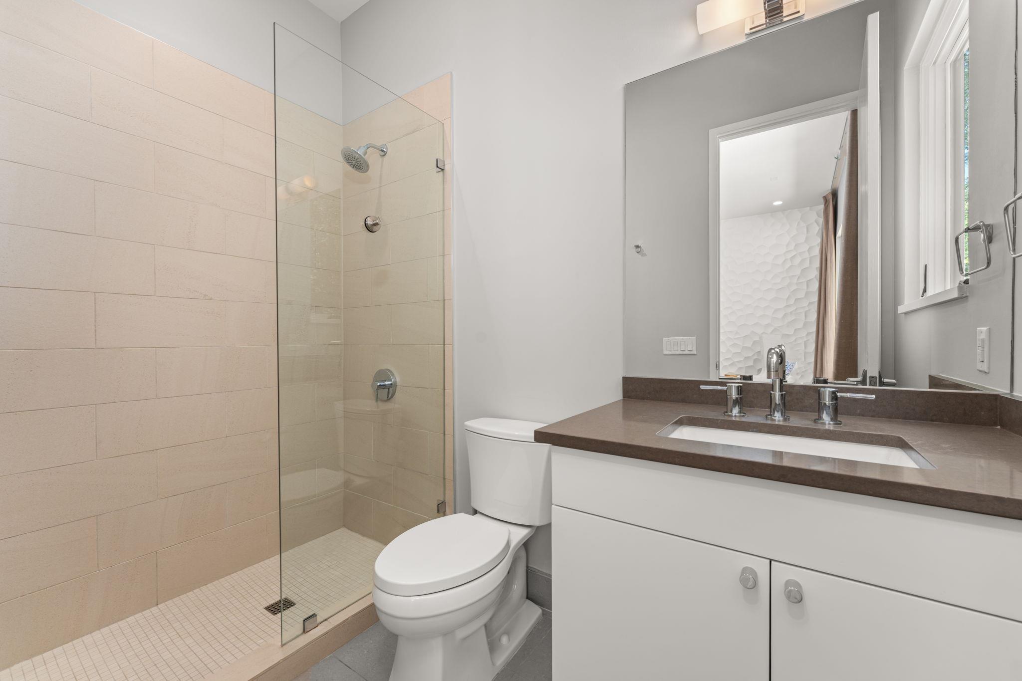 4908 Beverly Skyline