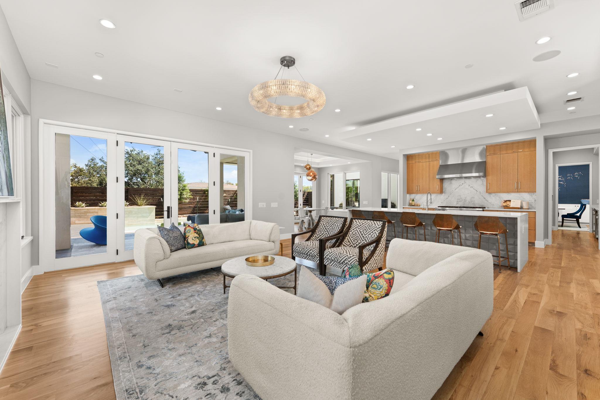 4908 Beverly Skyline