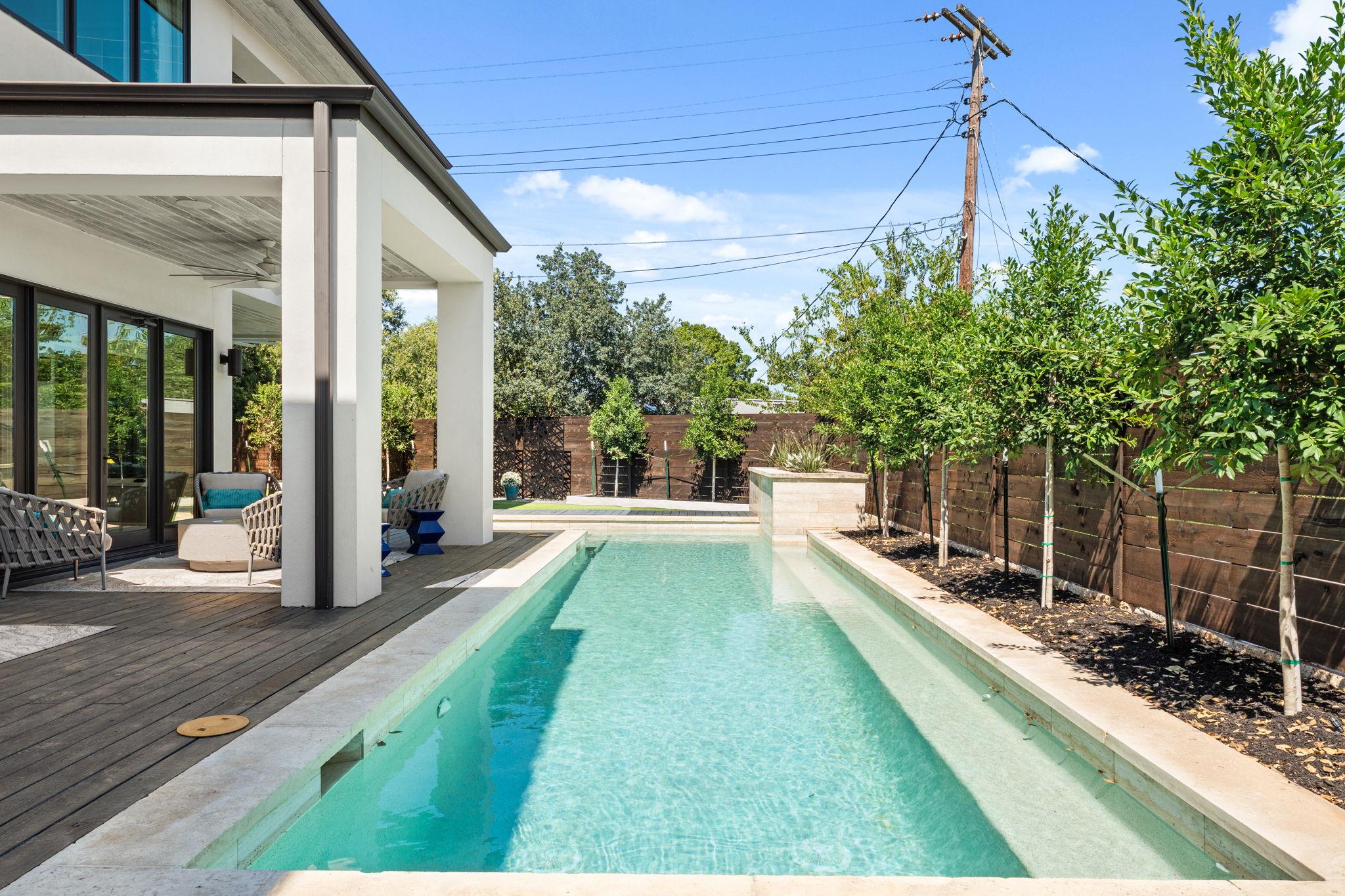 4908 Beverly Skyline