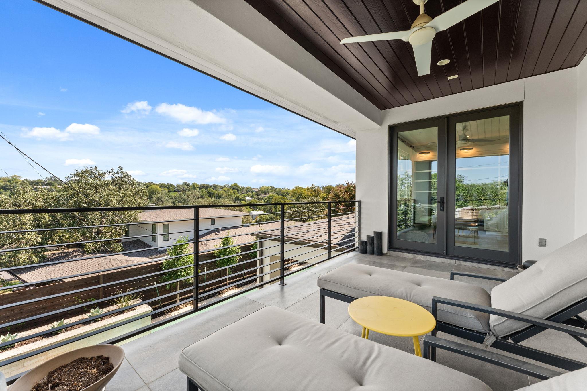 4908 Beverly Skyline