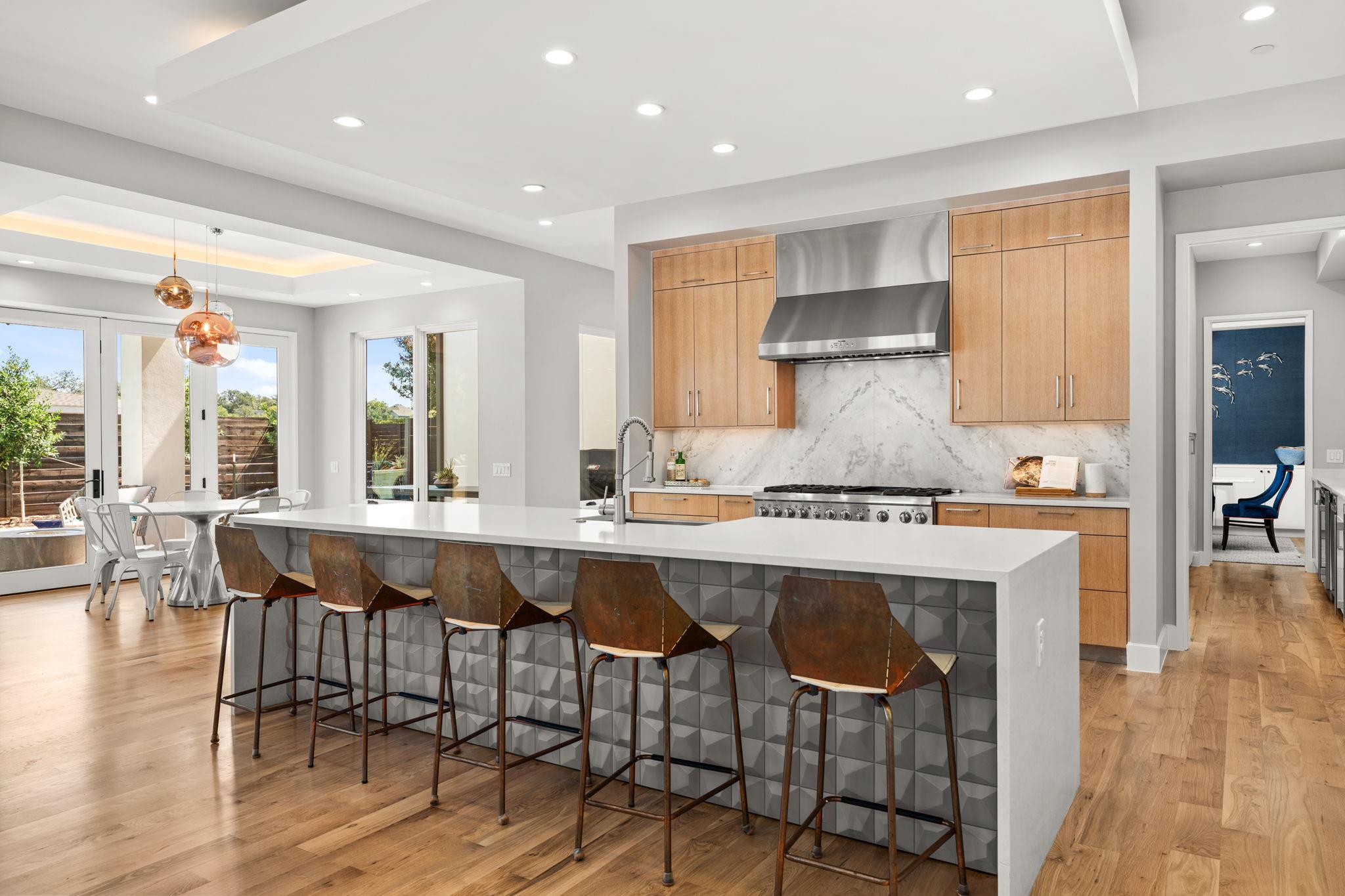 4908 Beverly Skyline