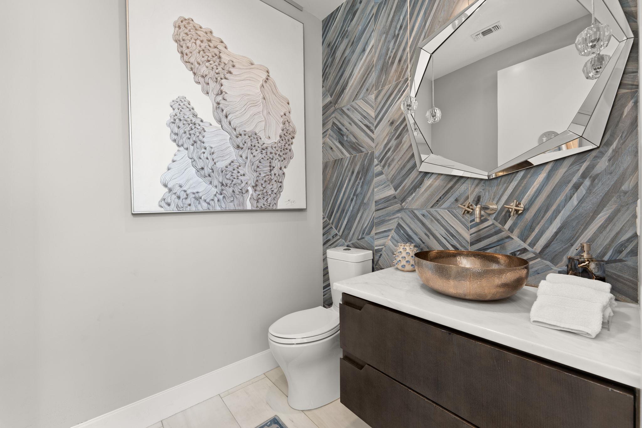 4908 Beverly Skyline