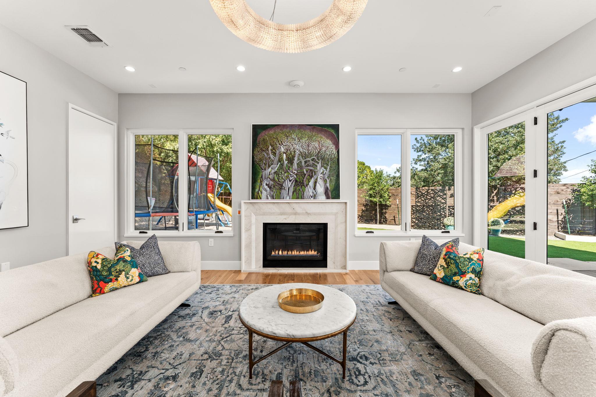 4908 Beverly Skyline