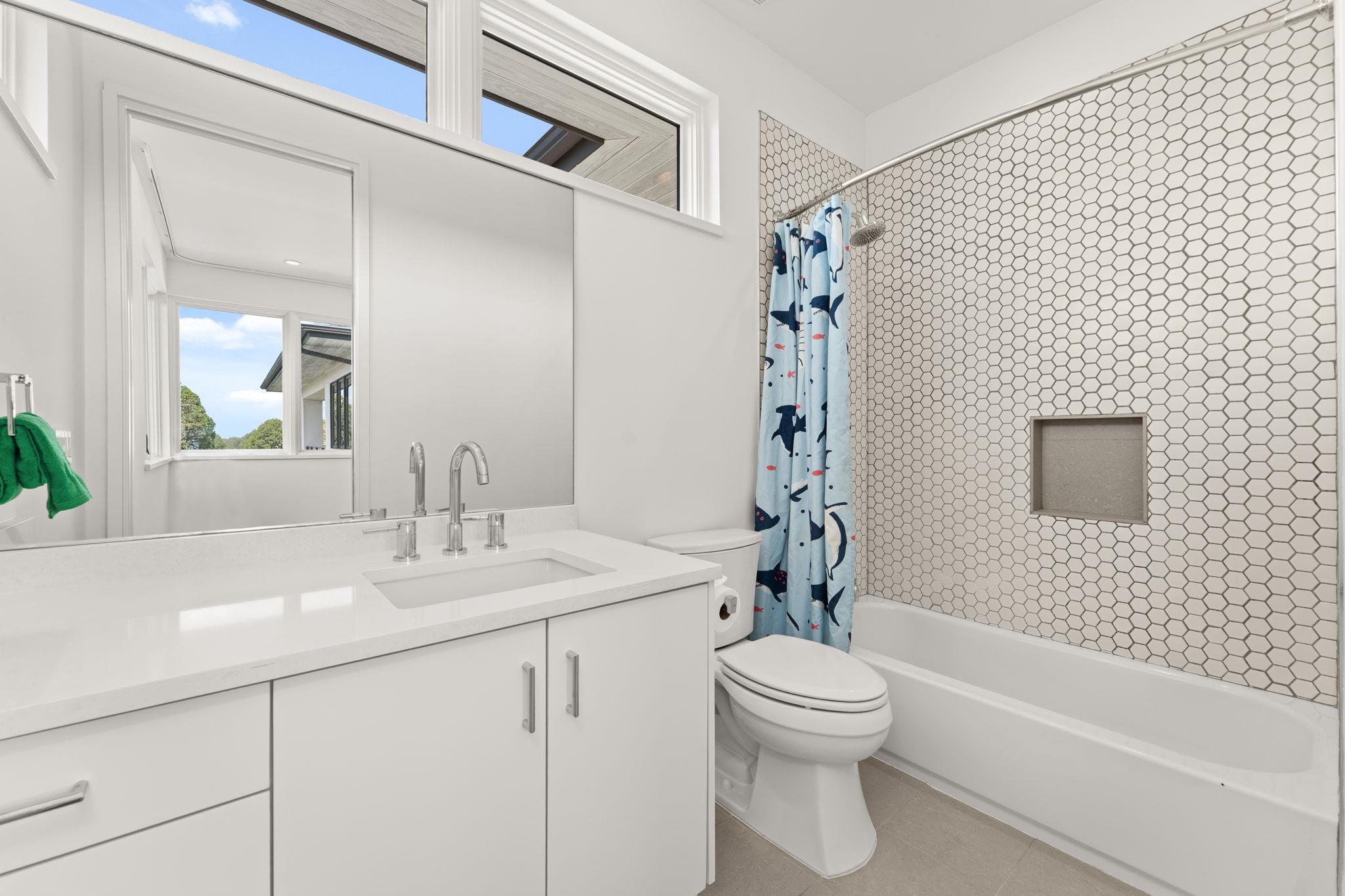 4908 Beverly Skyline