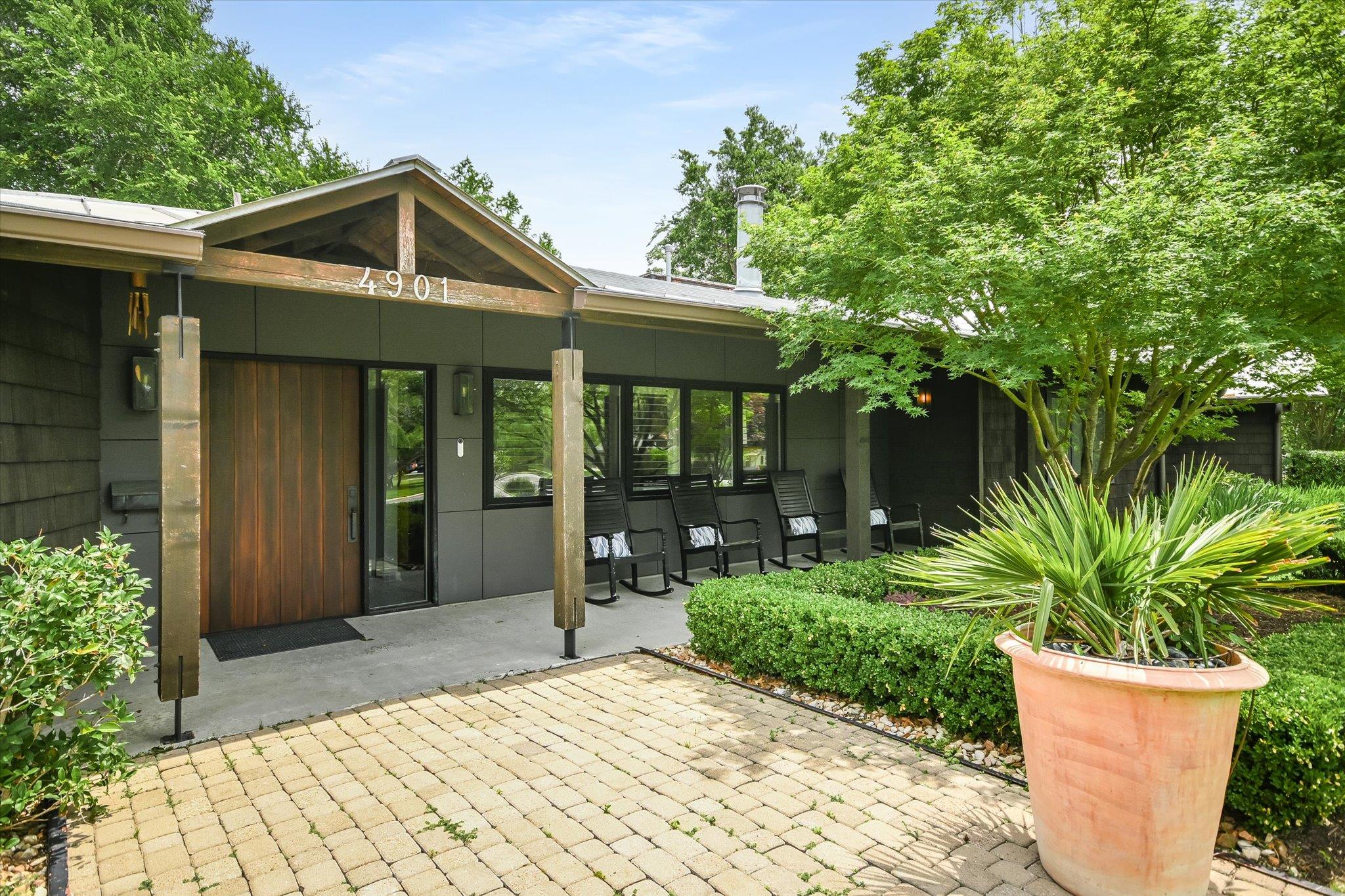 4901 Valley Oak DR