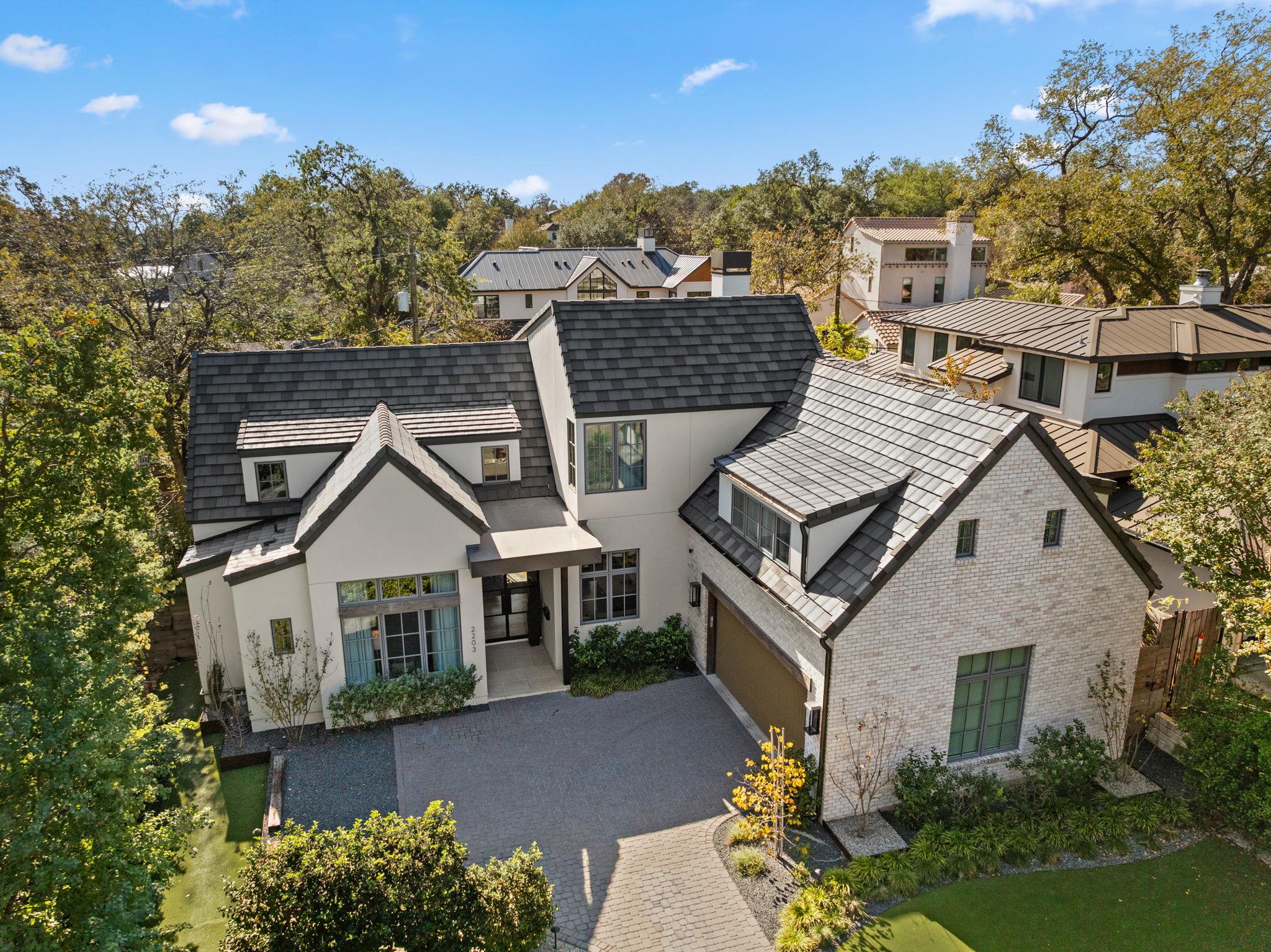 2203 Greenlee DR