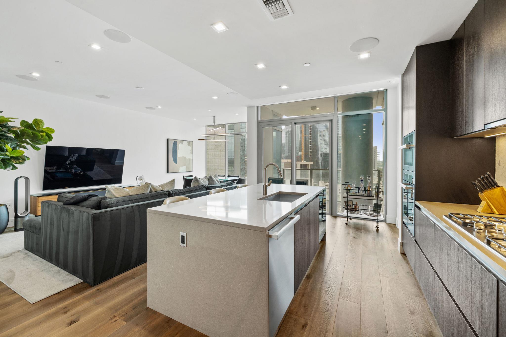 501 West AVE #1405