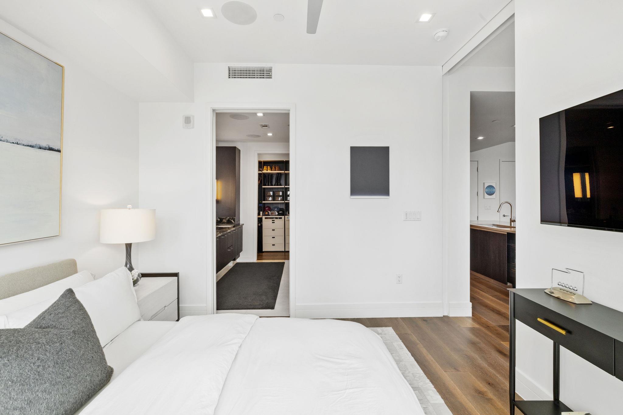 501 West AVE #1405