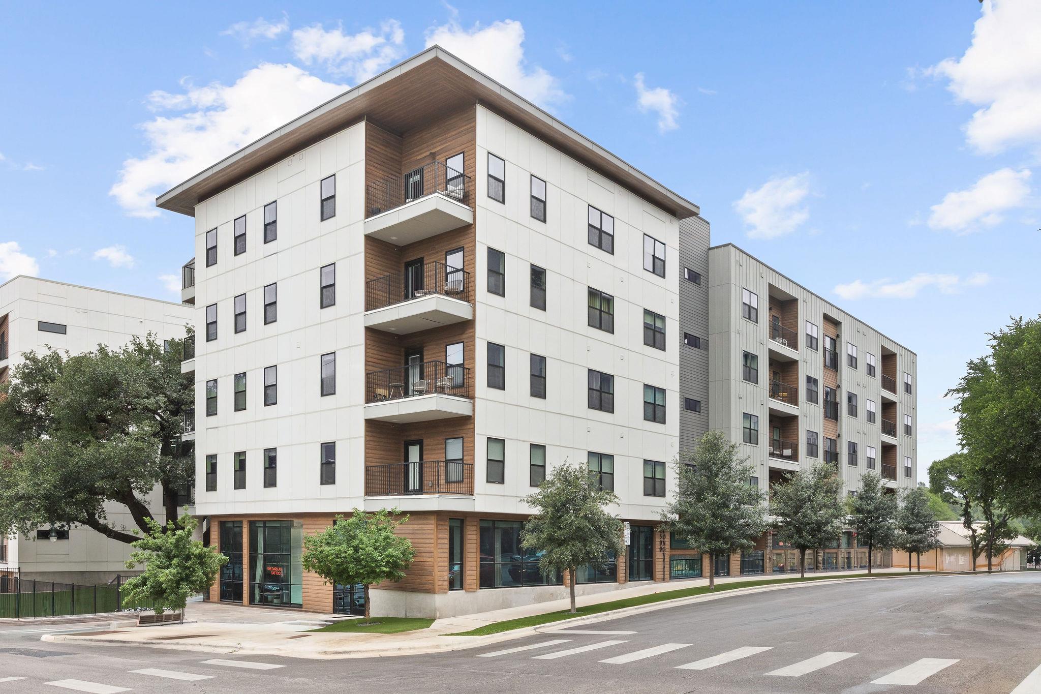 2500 Longview ST #202