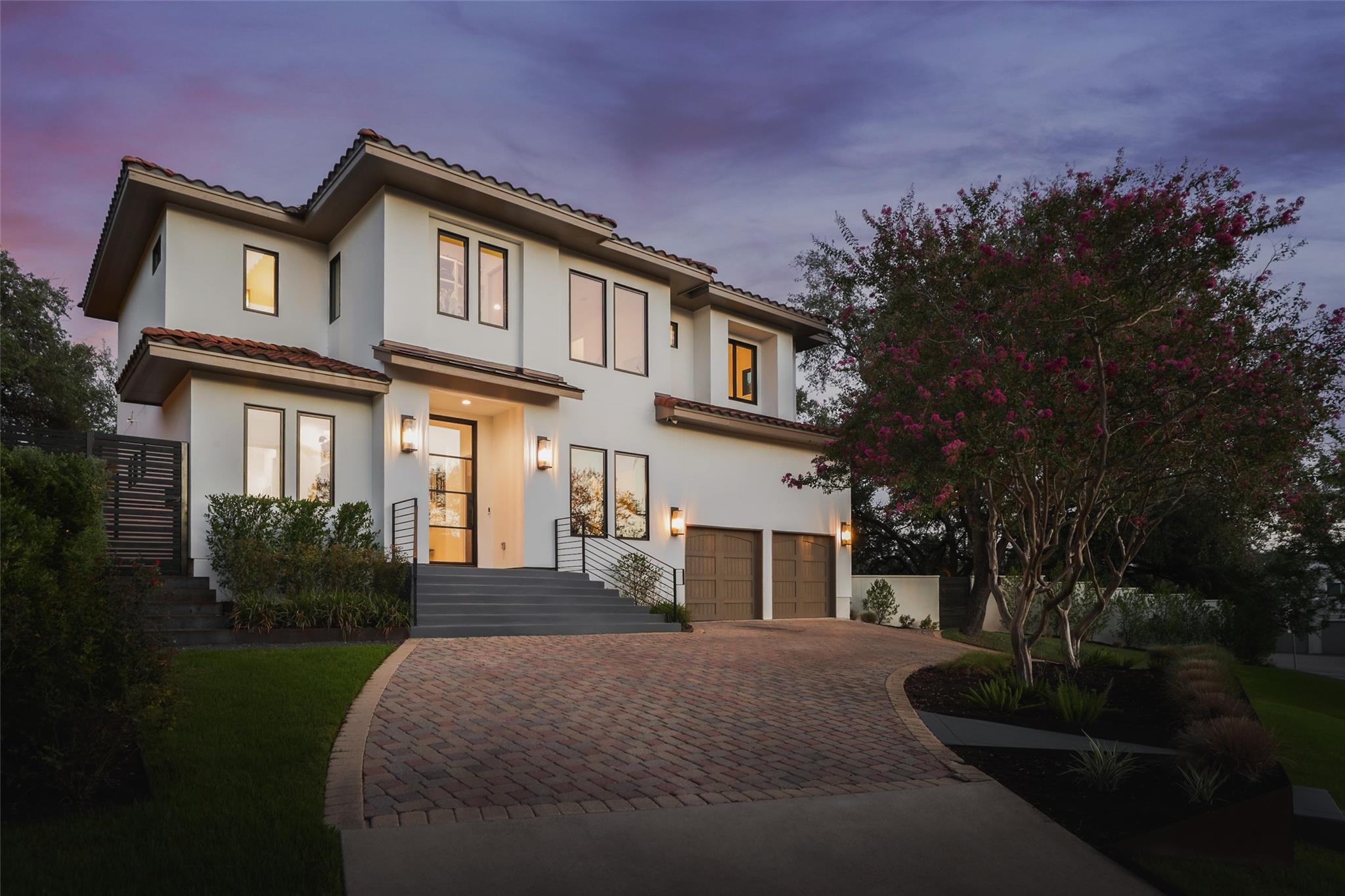 3501 Balcones DR