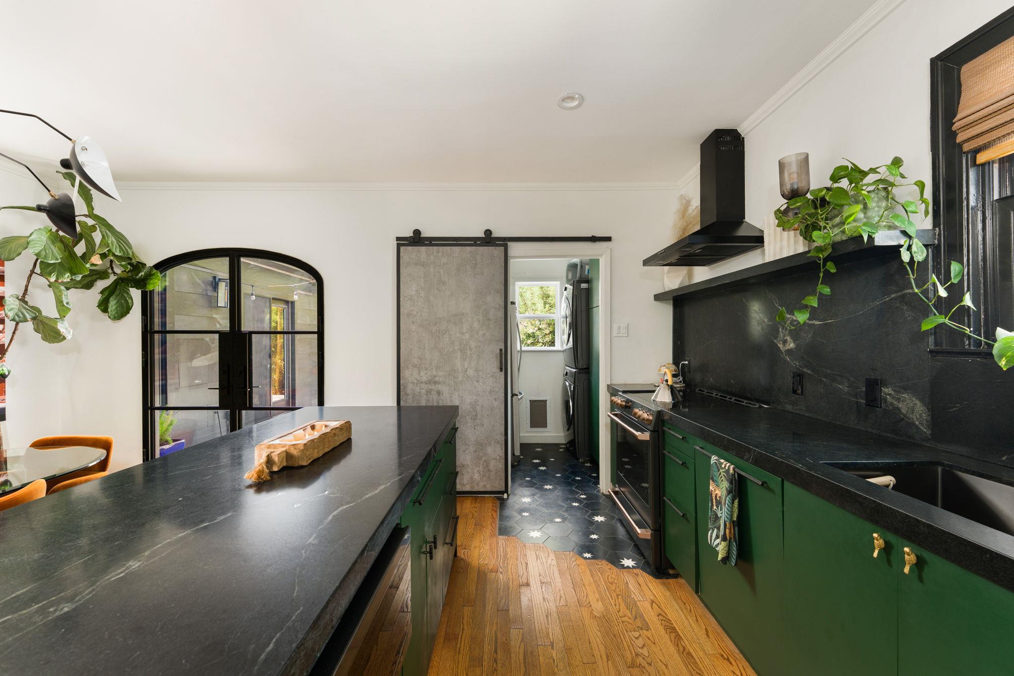 1704 Wethersfield RD