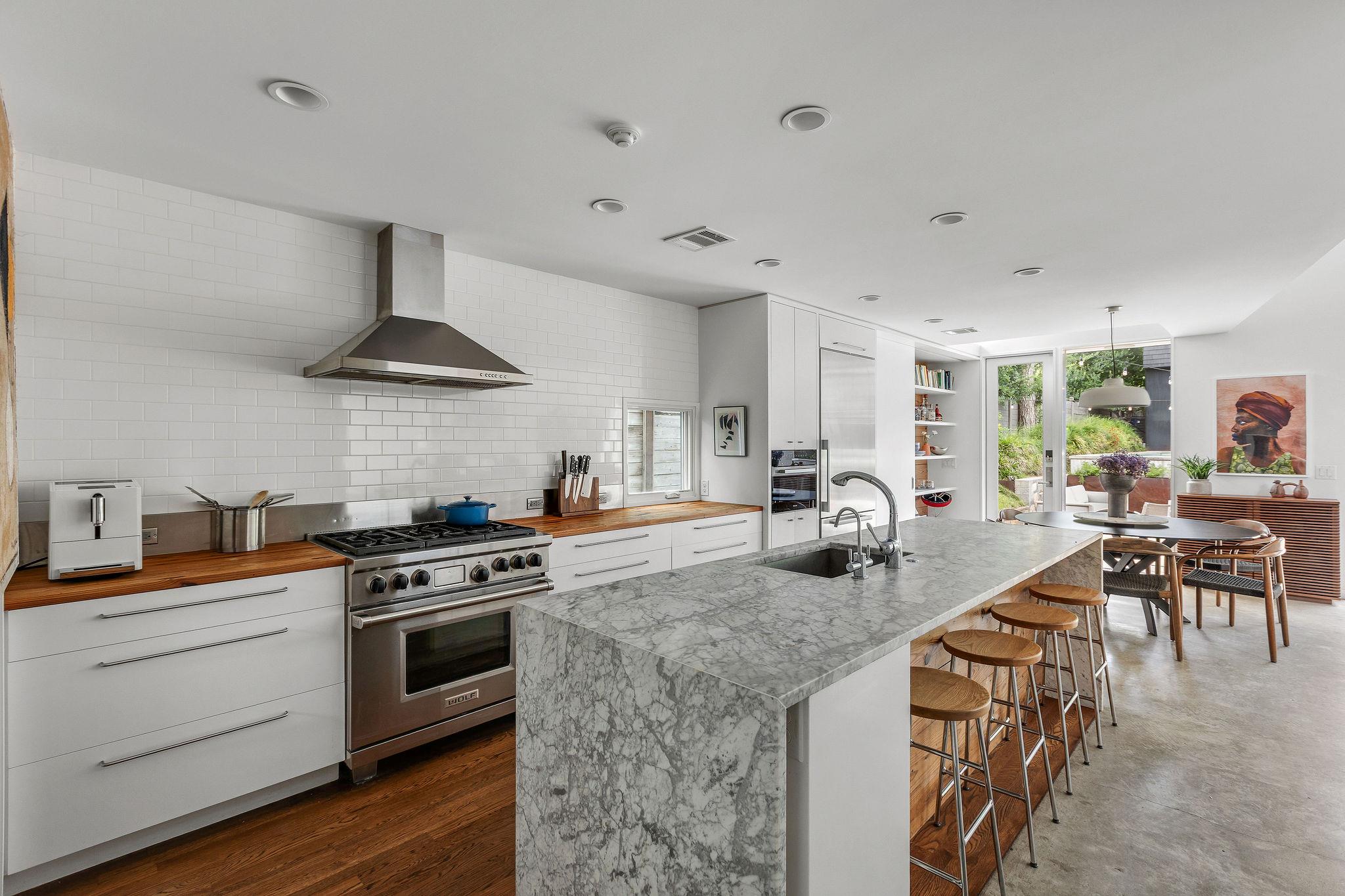 1303 1/2 Hillside AVE