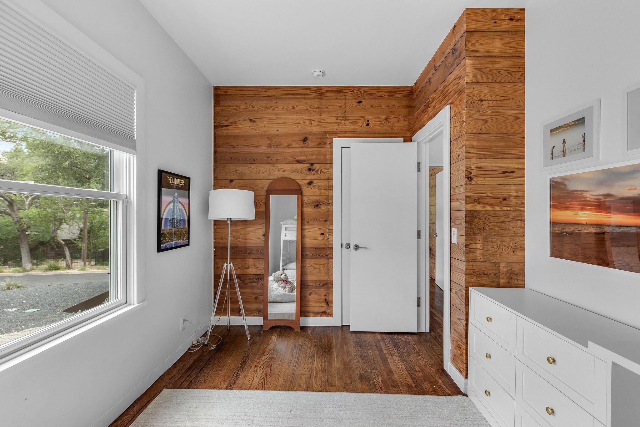 1303 1/2 Hillside AVE