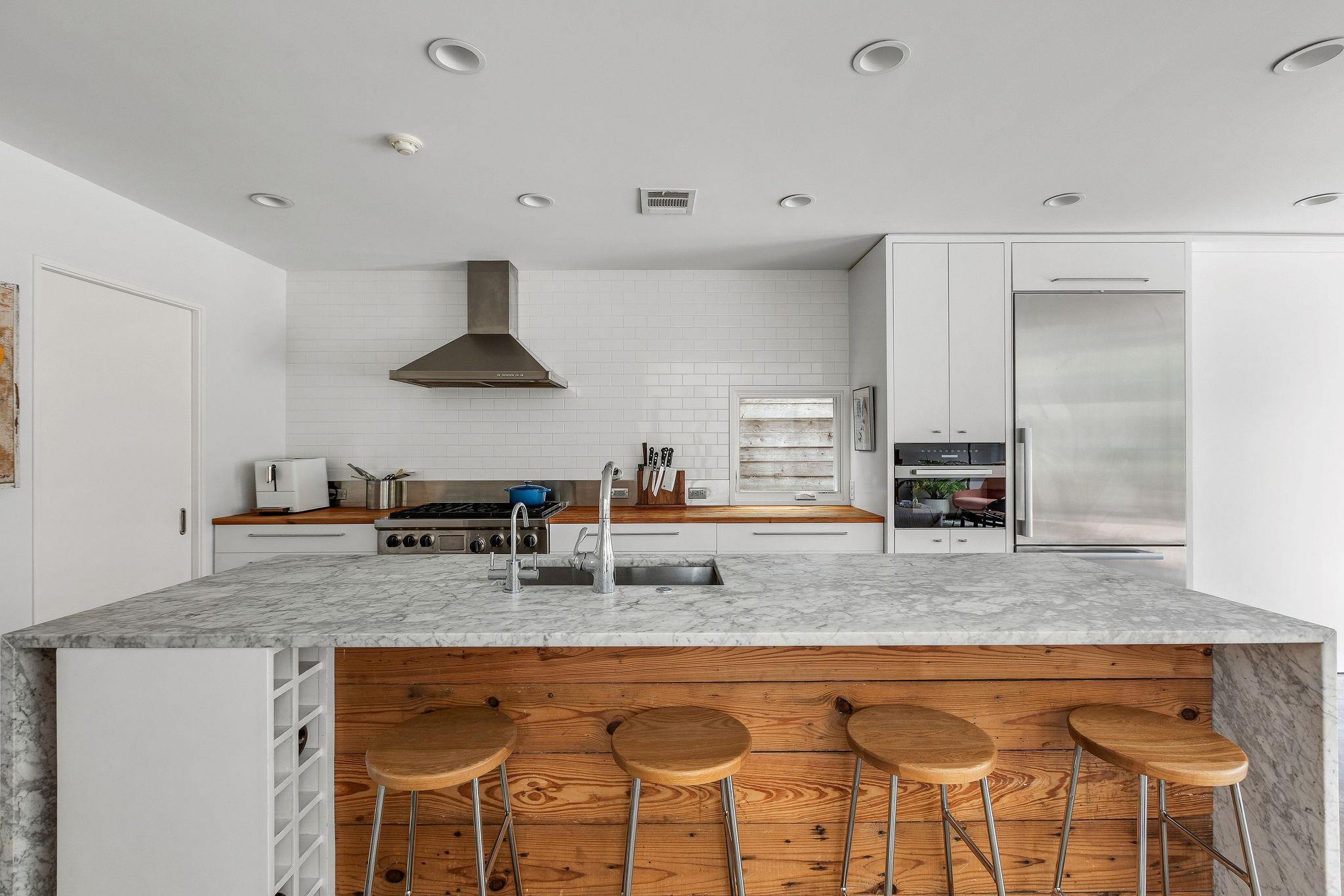 1303 1/2 Hillside AVE
