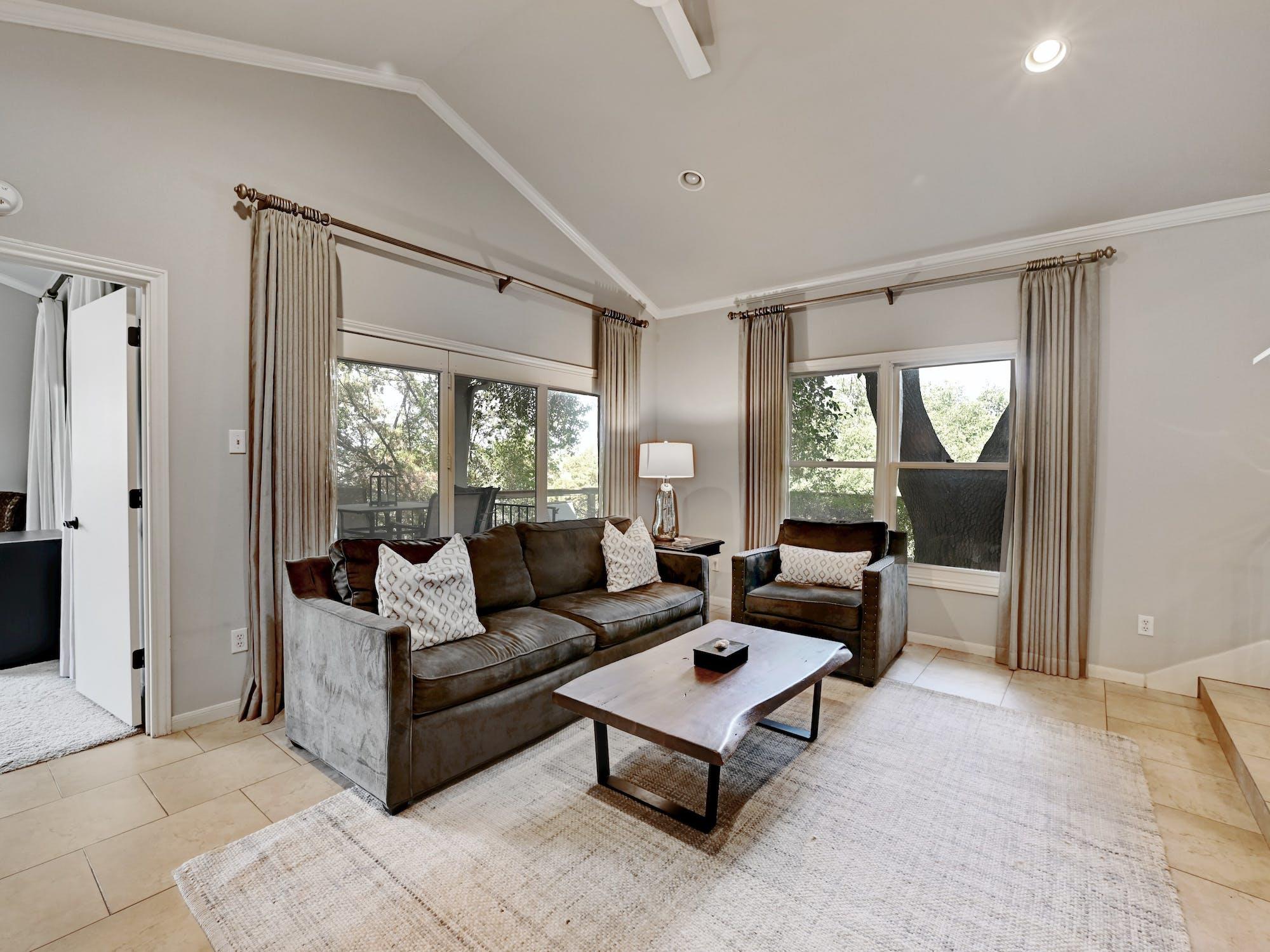 6010 Long Champ CT #110