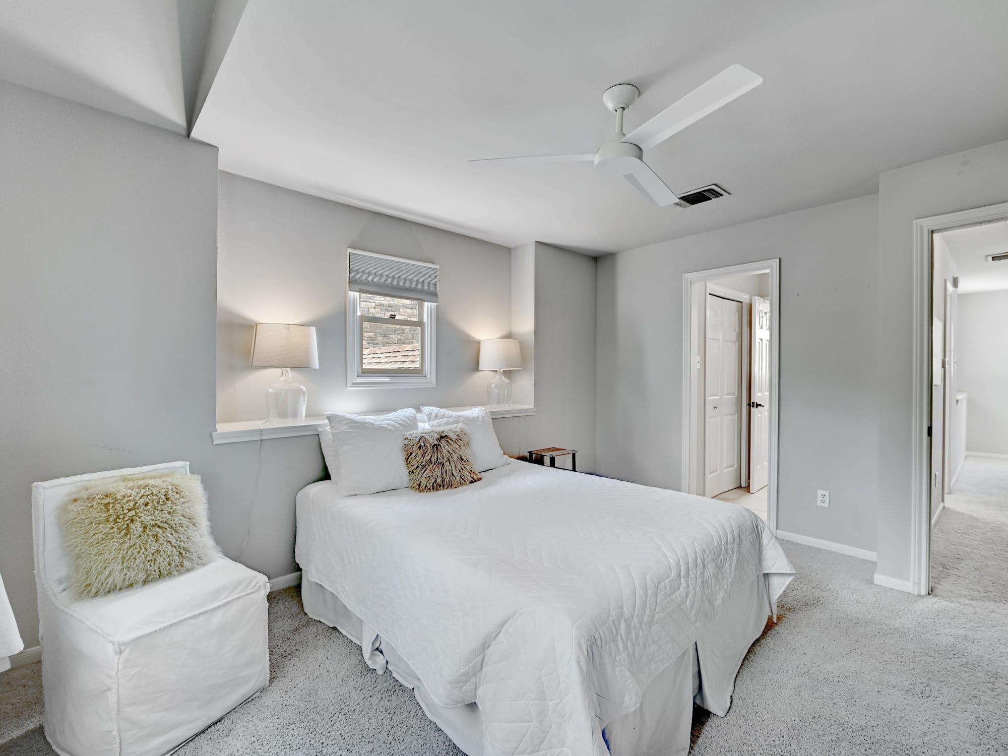 6010 Long Champ CT #110