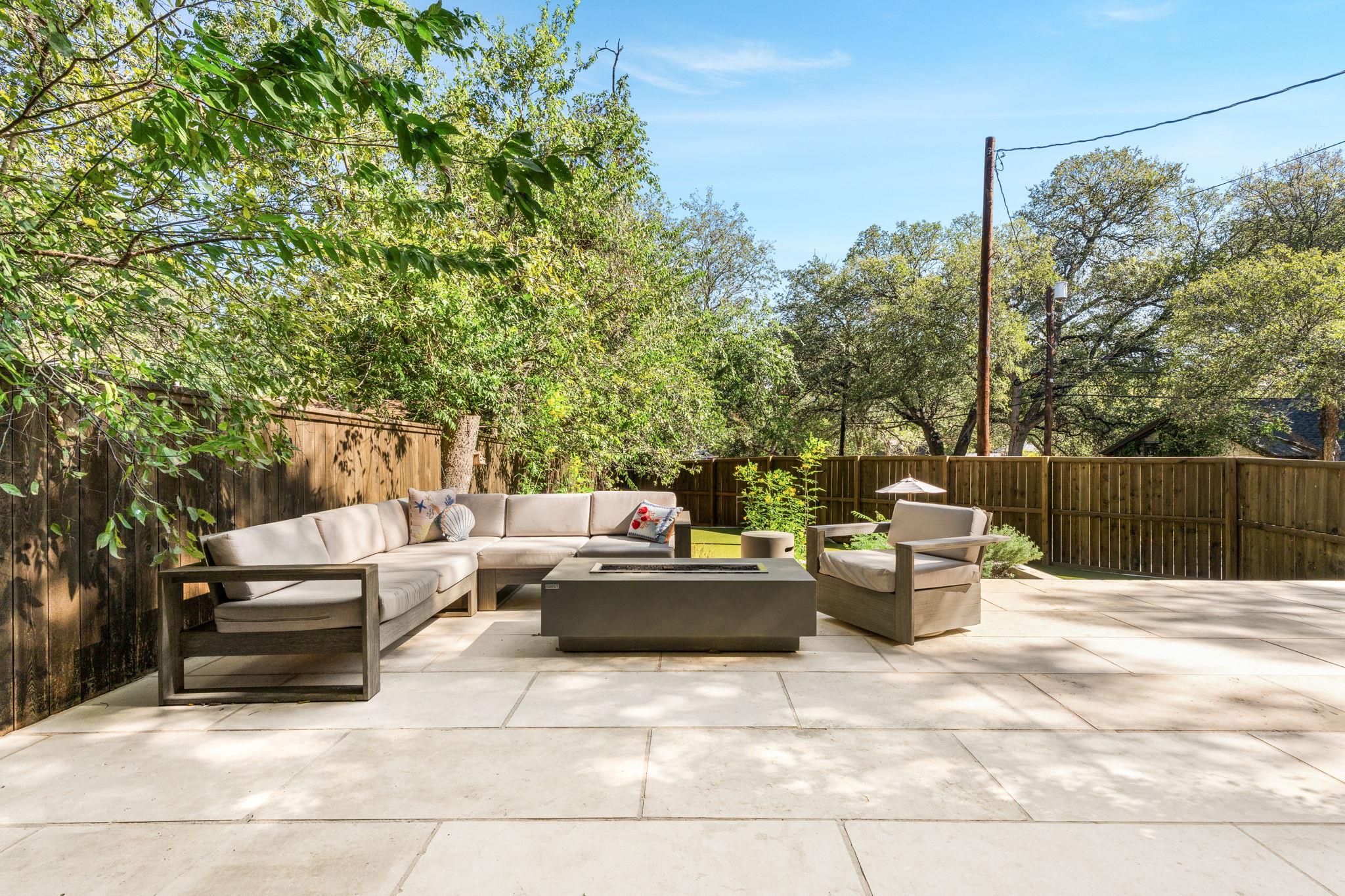2324 Kinney RD