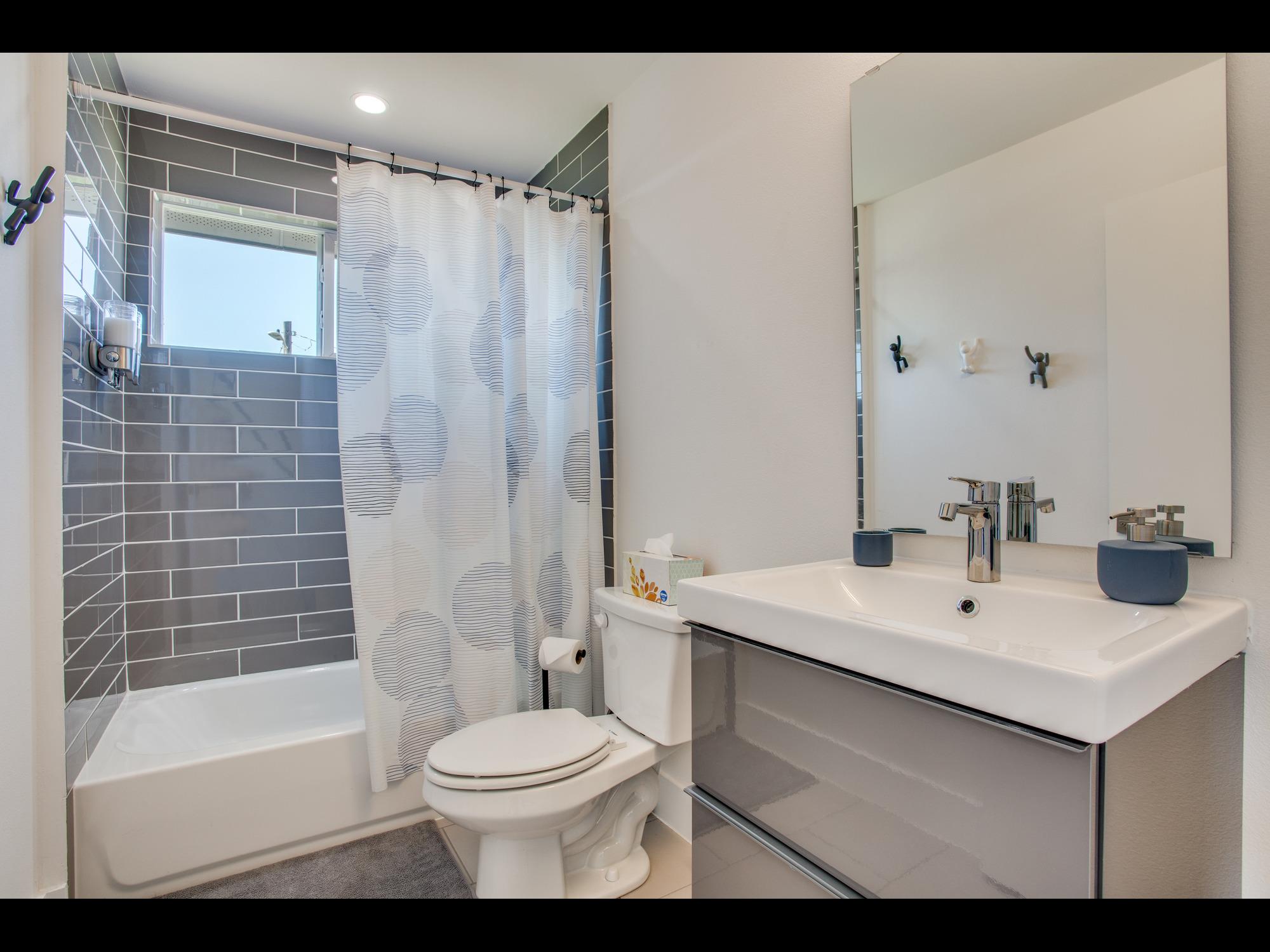 3409 Pennsylvania Ave #2