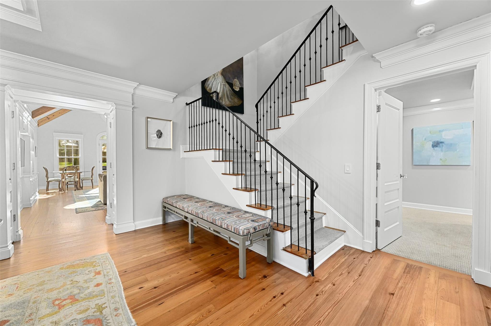 1307 Elton LN