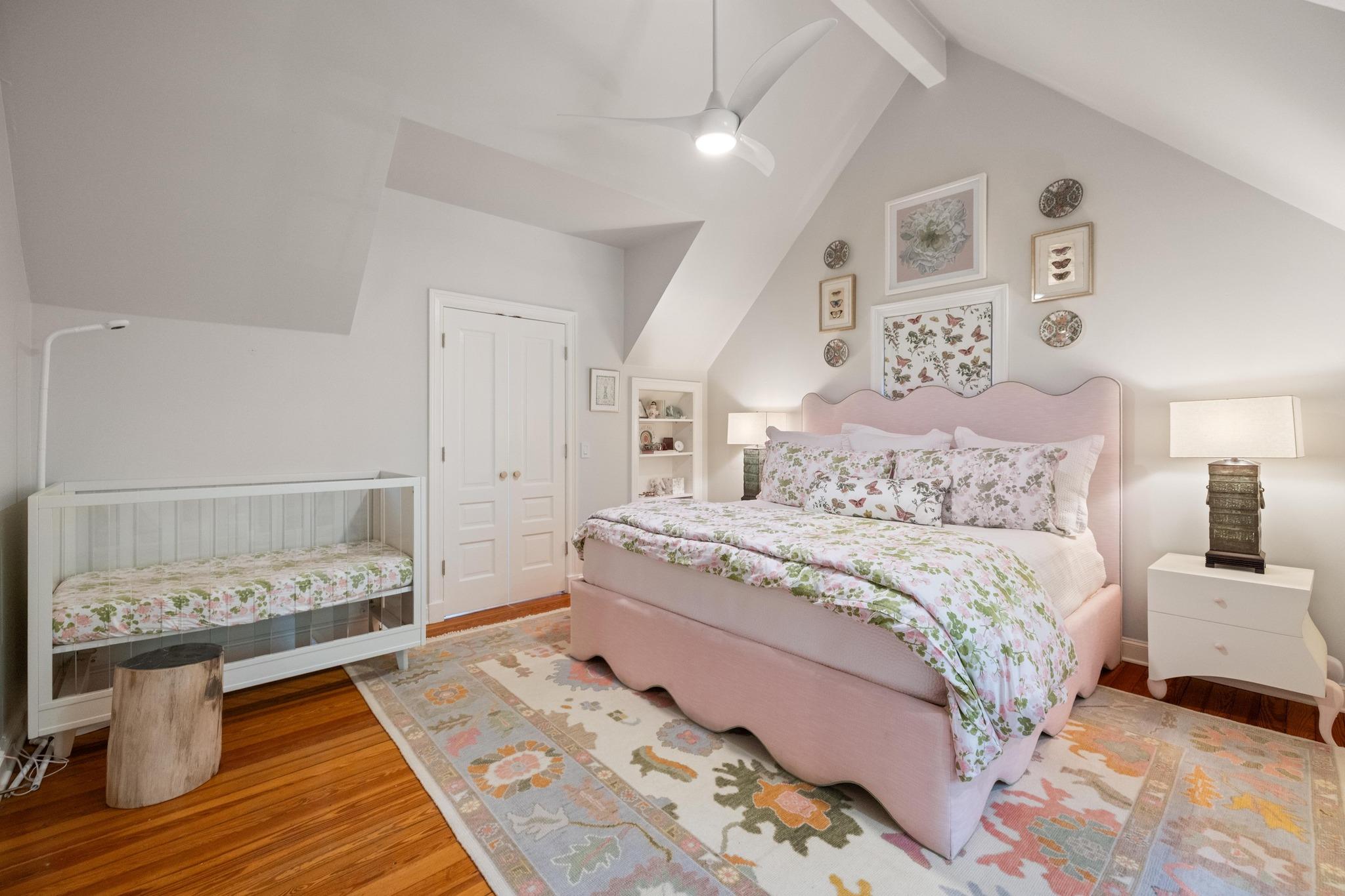 1307 Elton LN