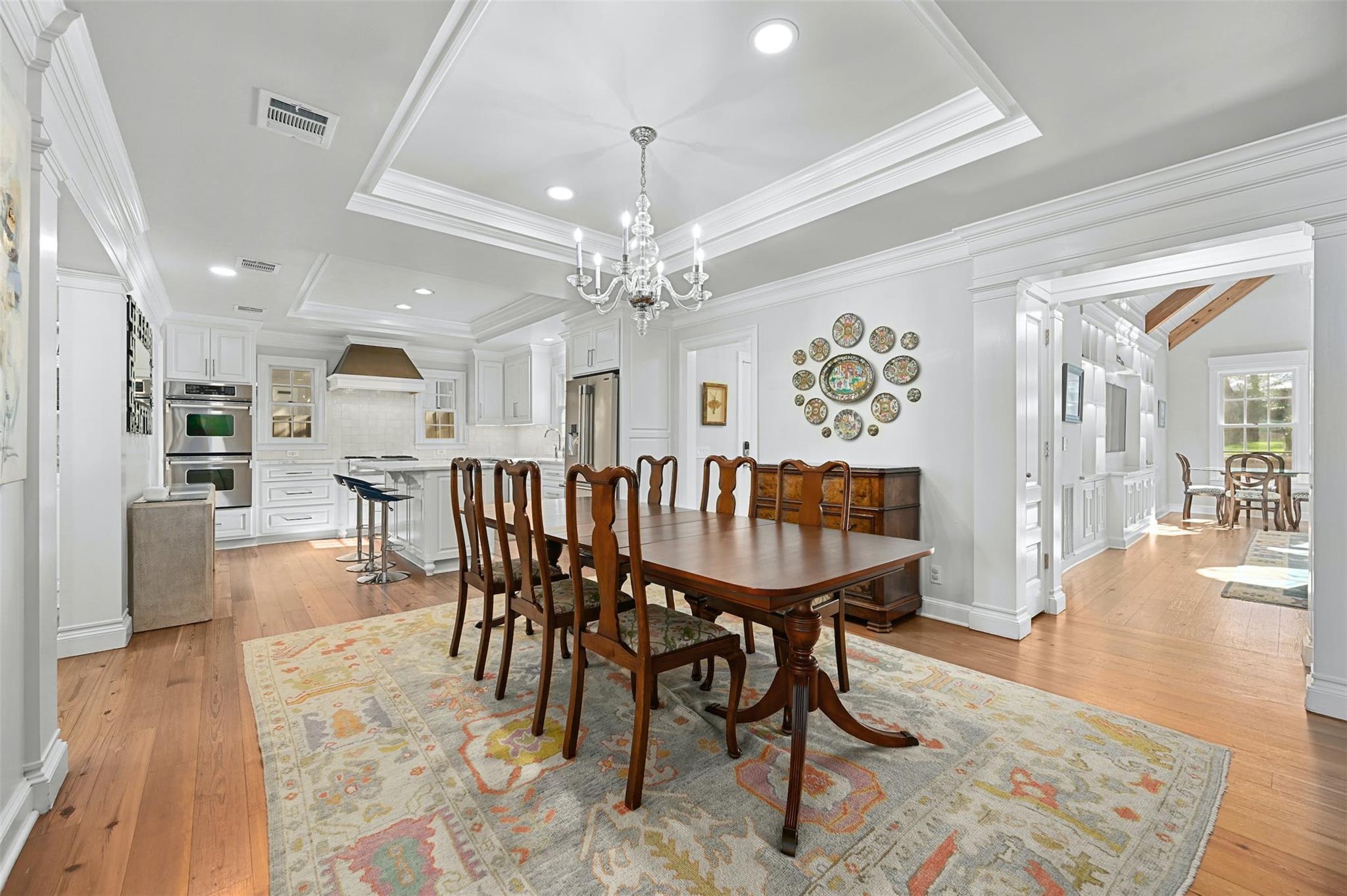 1307 Elton LN