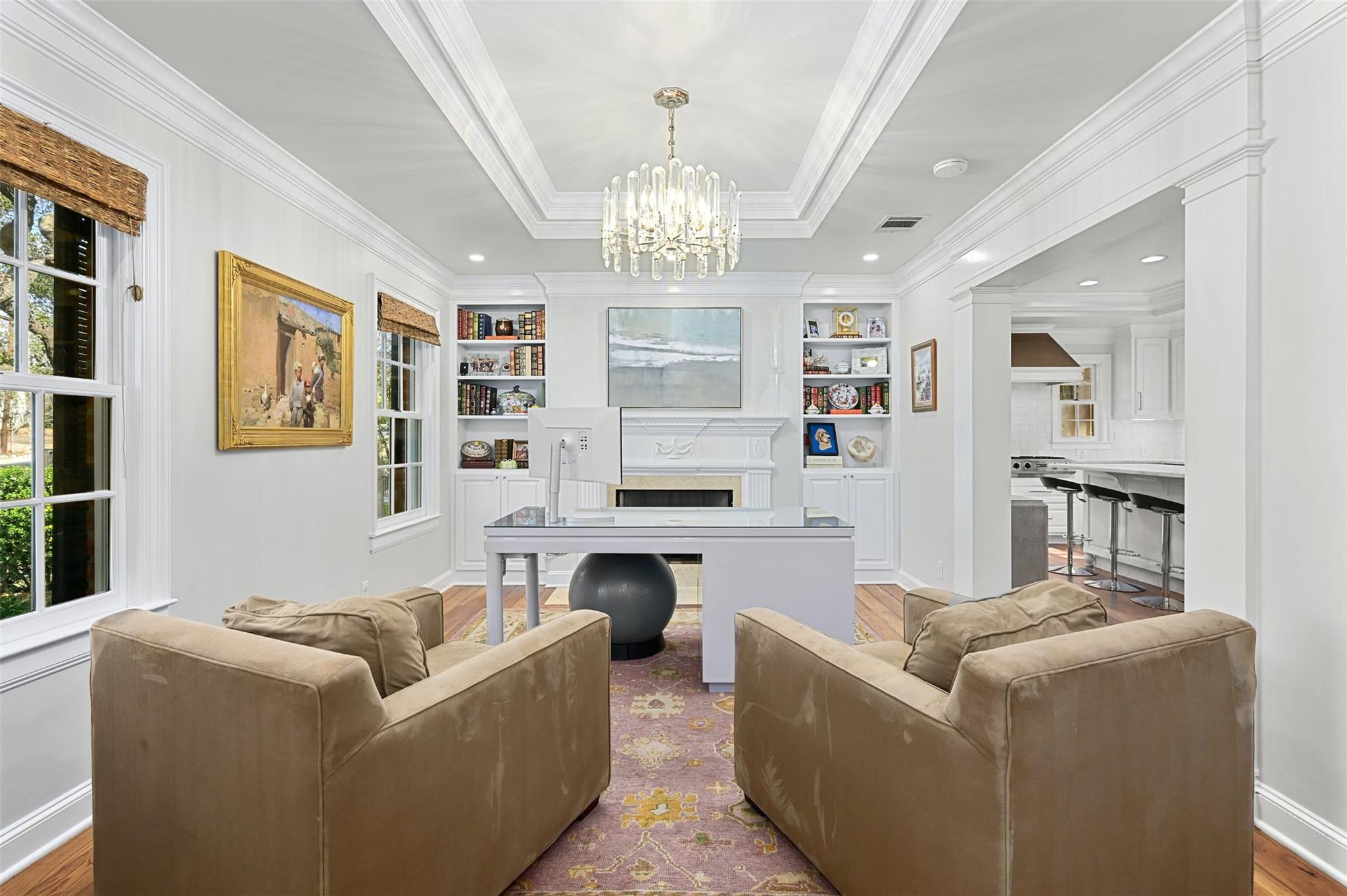 1307 Elton LN