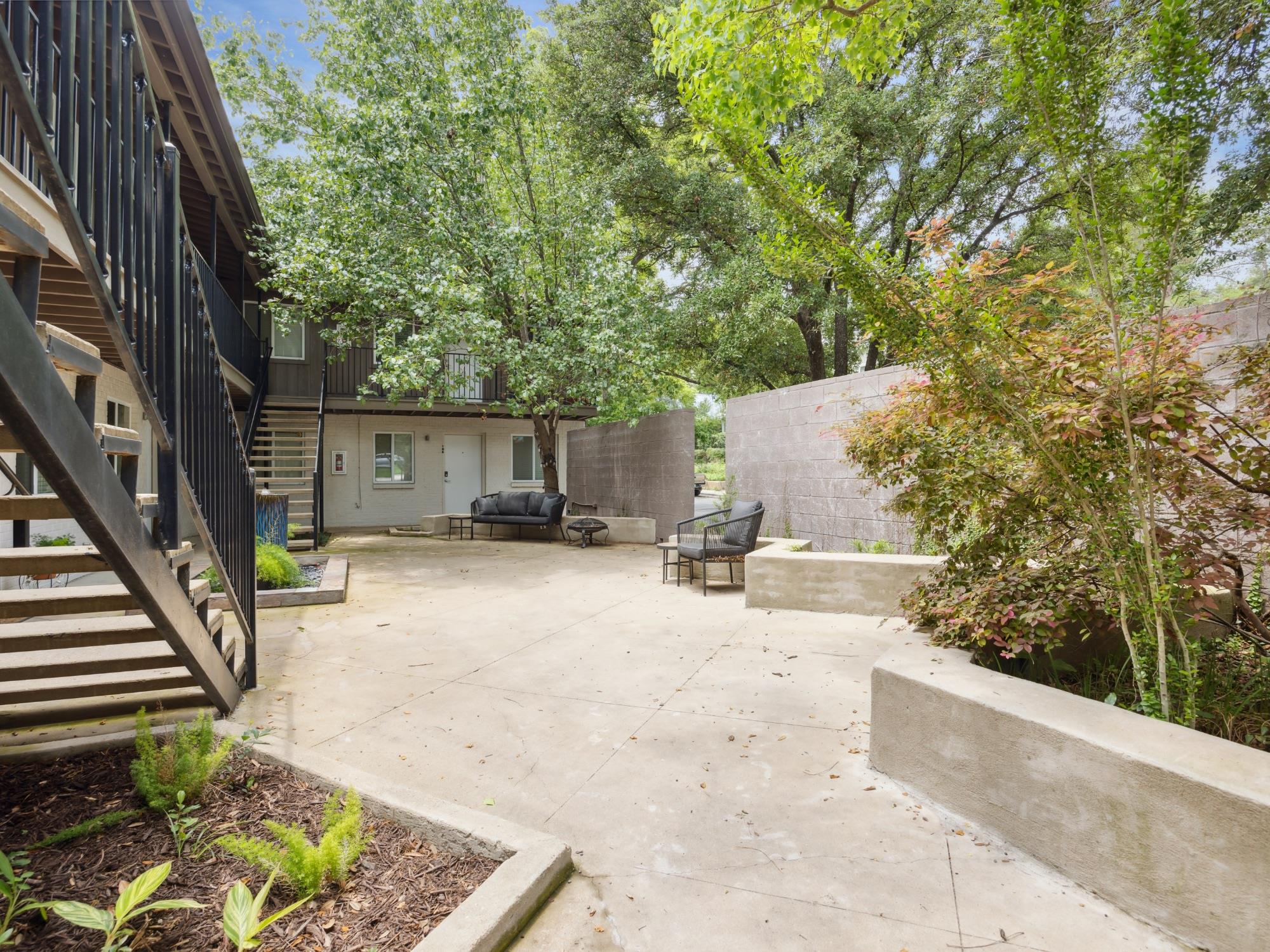 1503 W 9th ST #204
