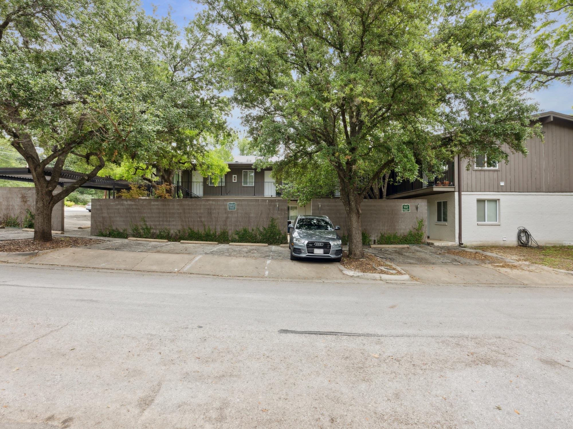 1503 W 9th ST #204