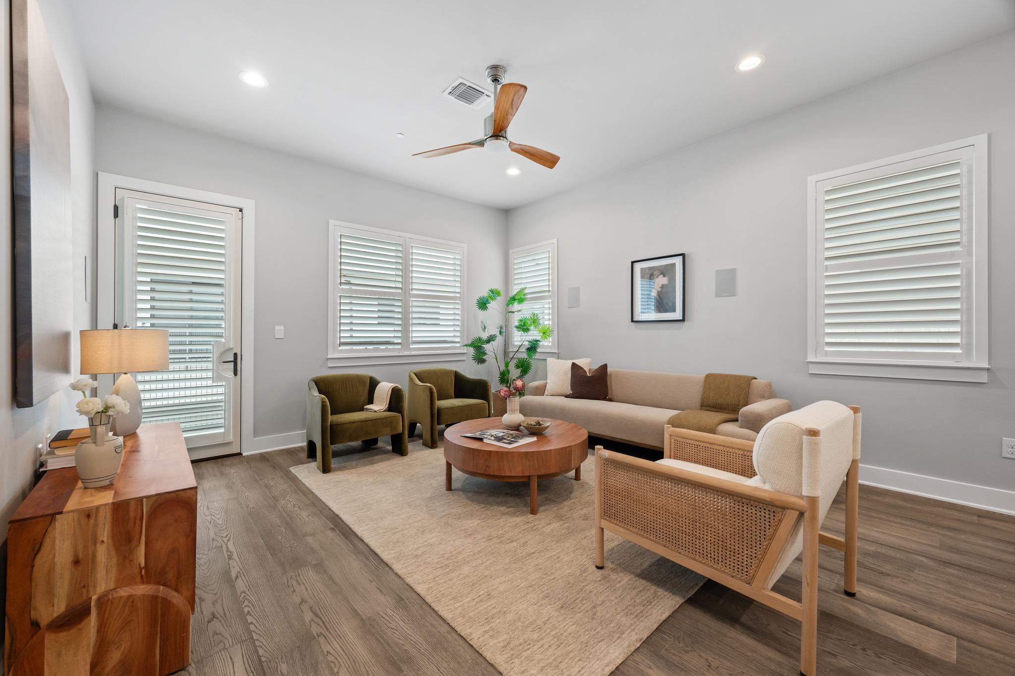 4515 Unity CIR