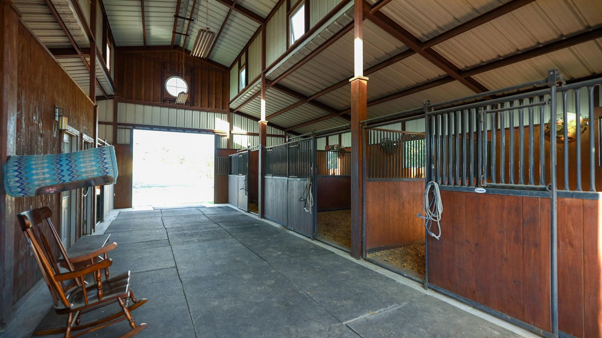 2560 Bell Springs RD