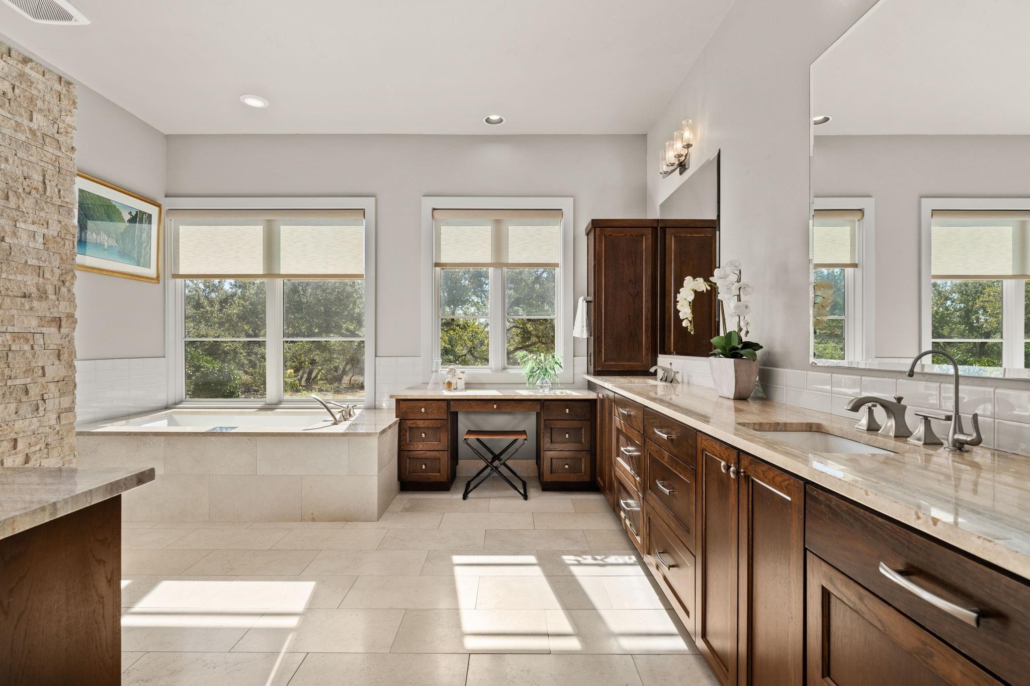 2560 Bell Springs RD