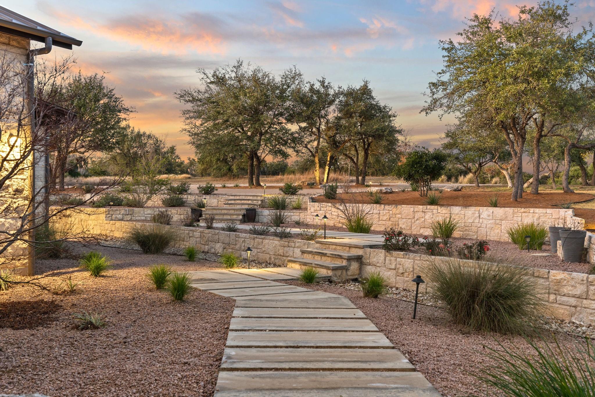 2560 Bell Springs RD