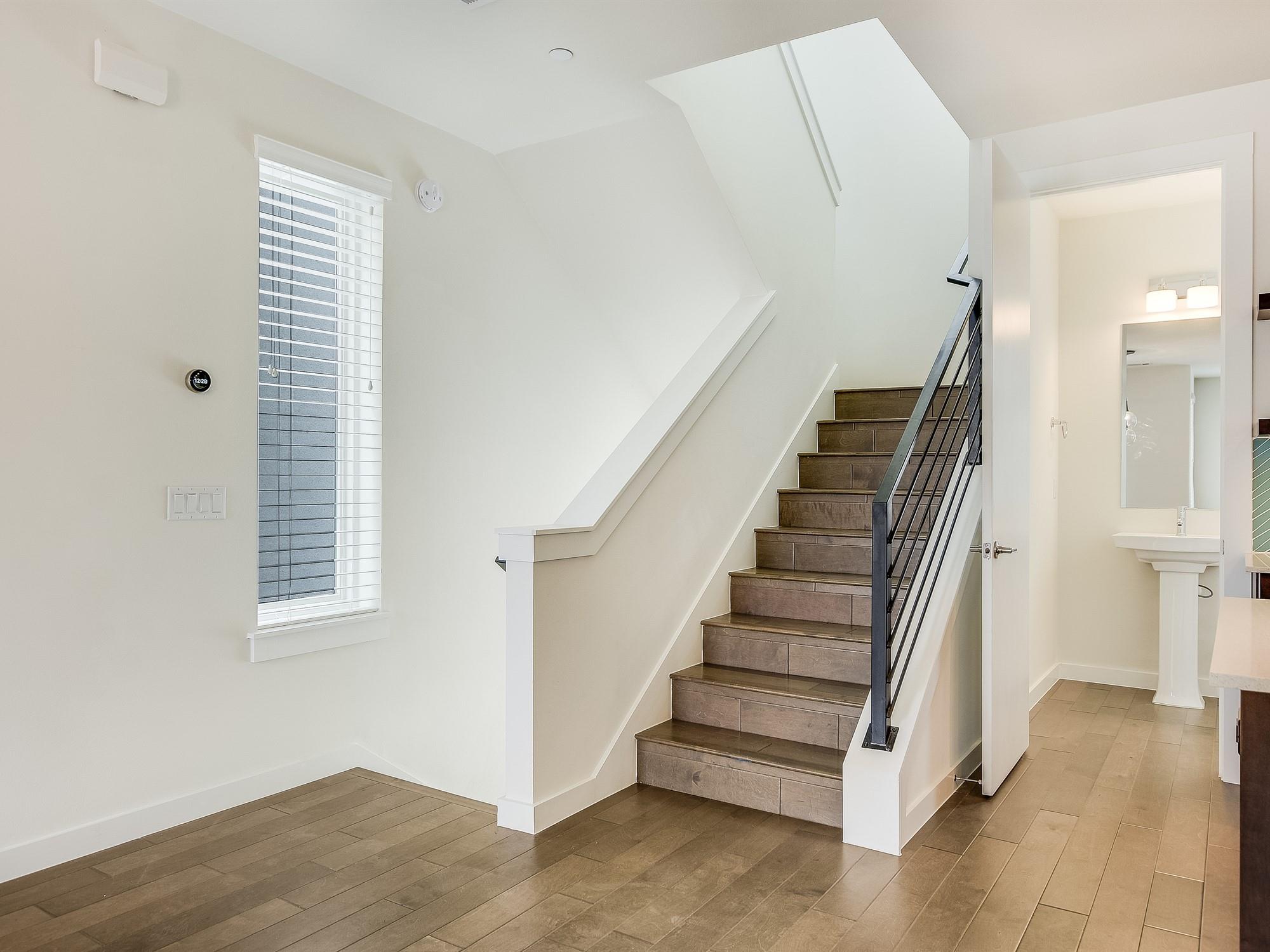 2301 Bluebonnet LN # 12