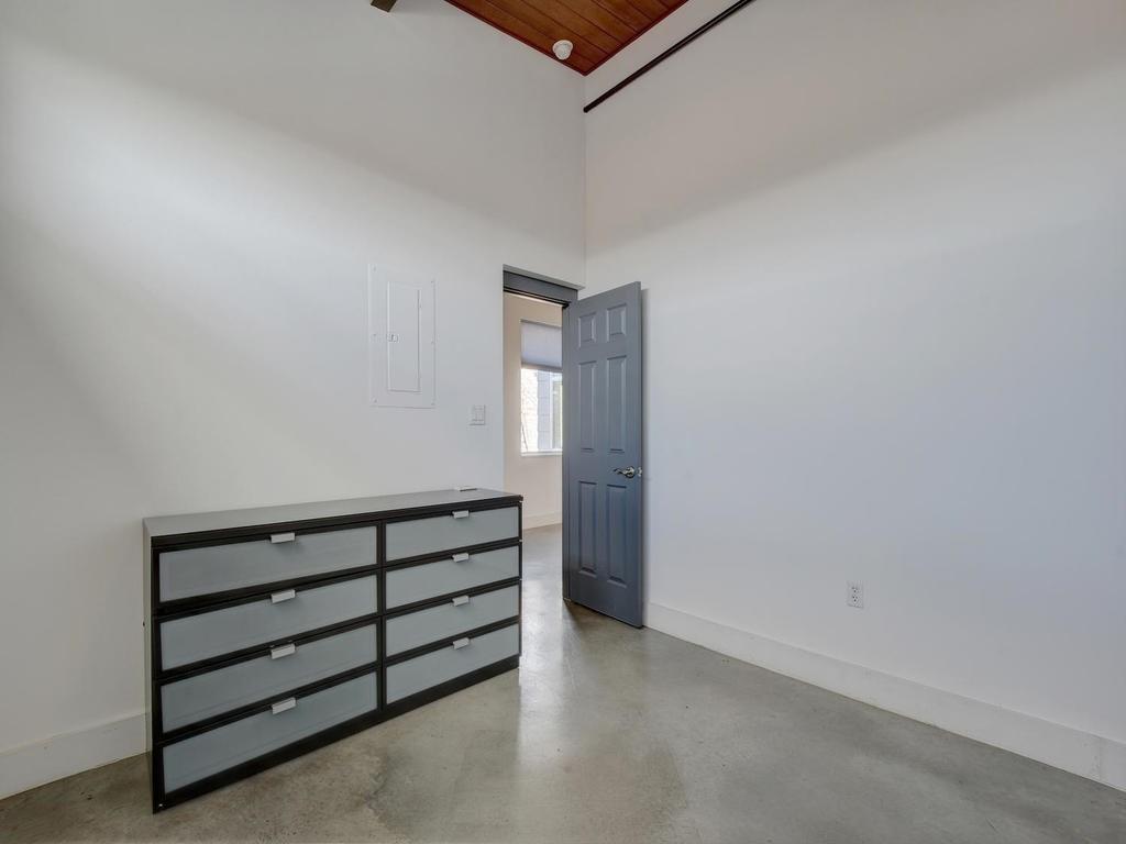 2205 N Lamar BLVD # 521