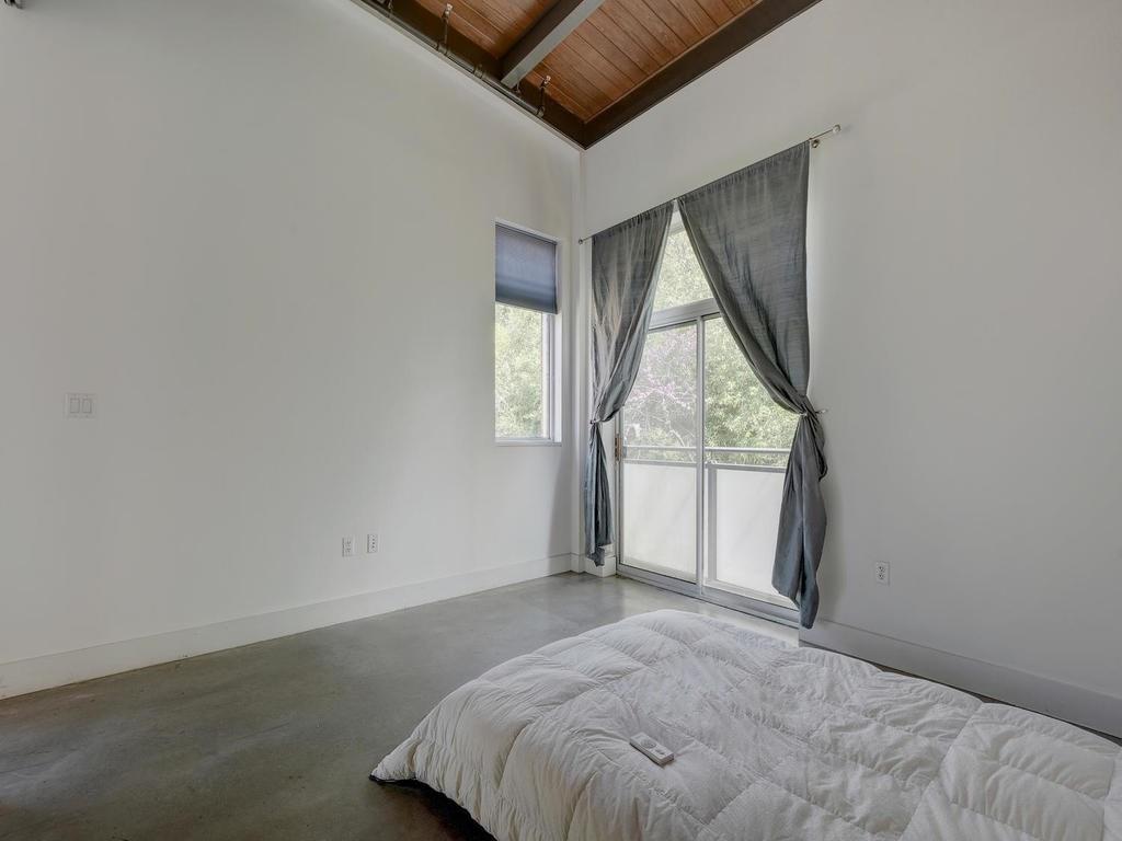 2205 N Lamar BLVD # 521