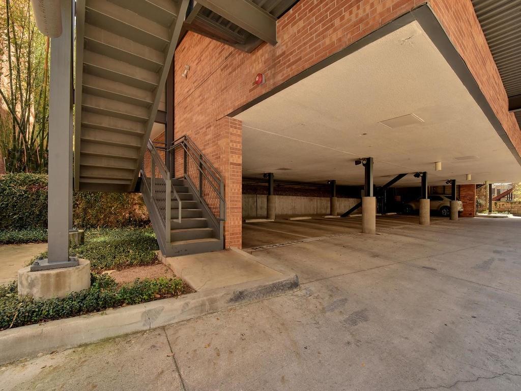 2205 N Lamar BLVD # 521