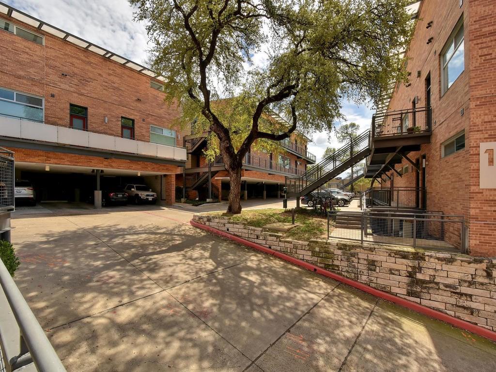 2205 N Lamar BLVD # 521