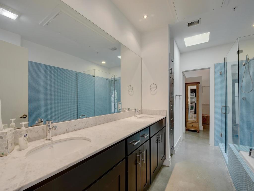 2205 N Lamar BLVD # 521