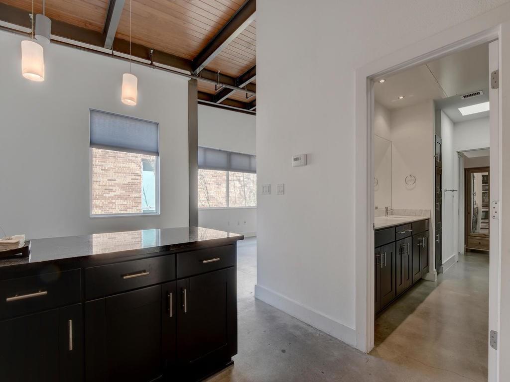 2205 N Lamar BLVD # 521