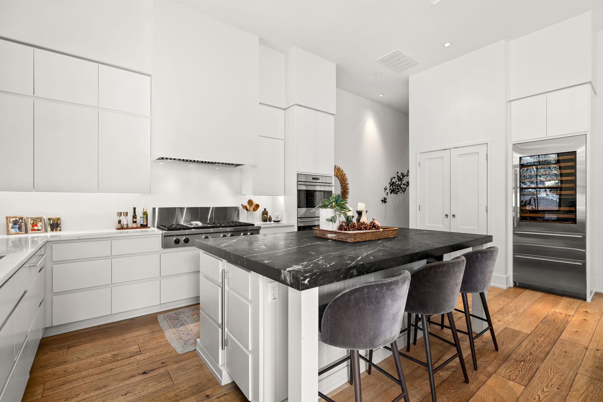 615 Harthan ST # E9