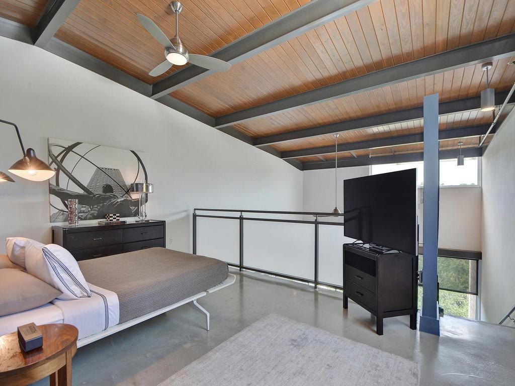 2205 N Lamar BLVD # 224