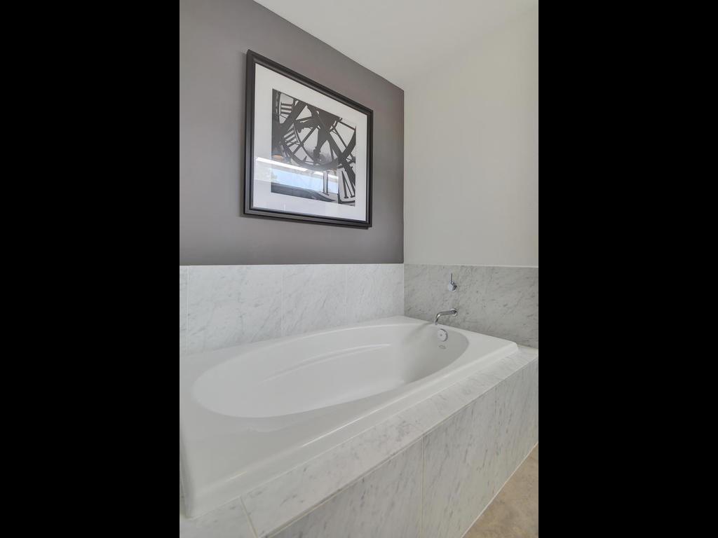 2205 N Lamar BLVD # 224