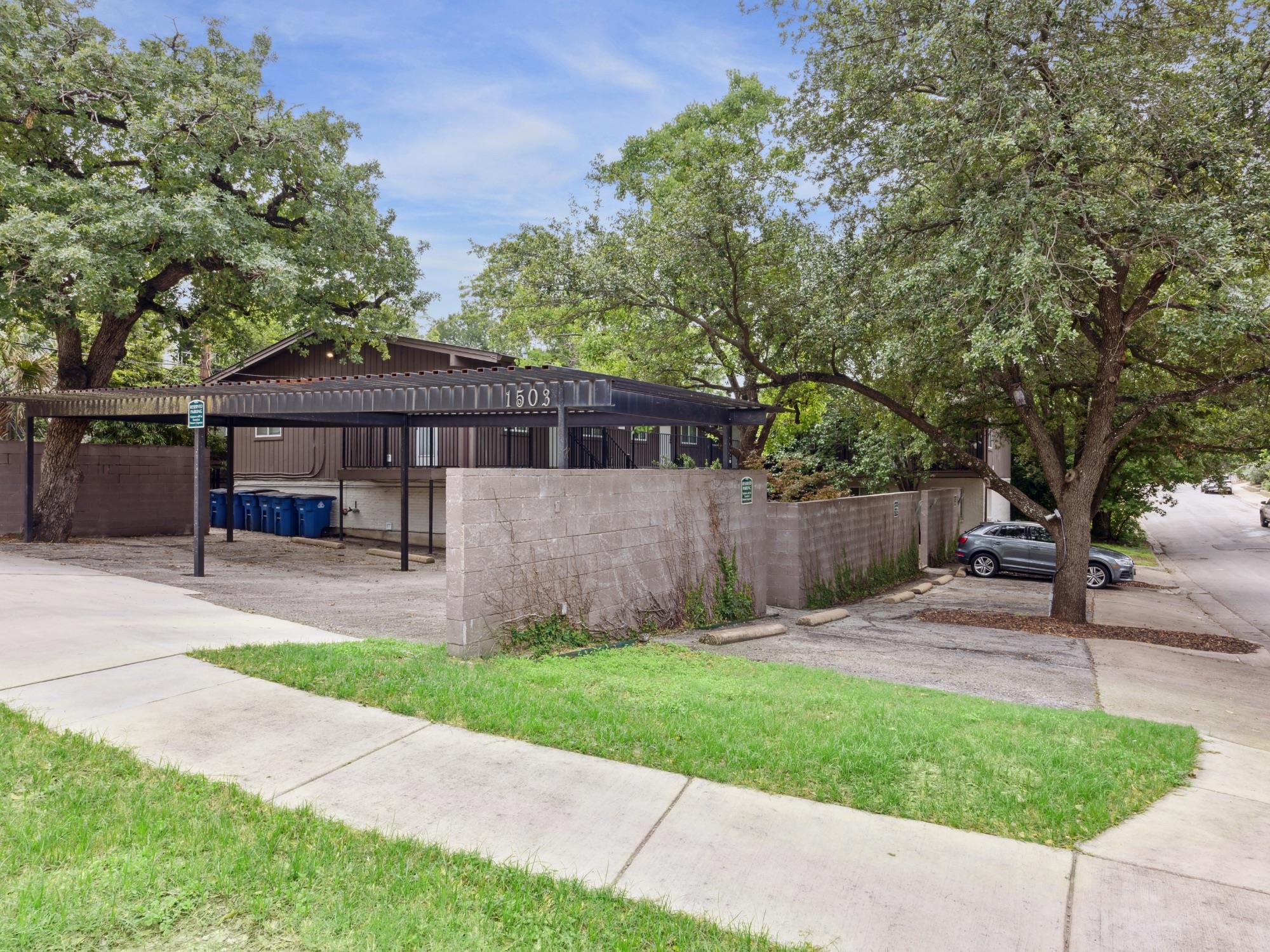 1503 W 9th ST #204