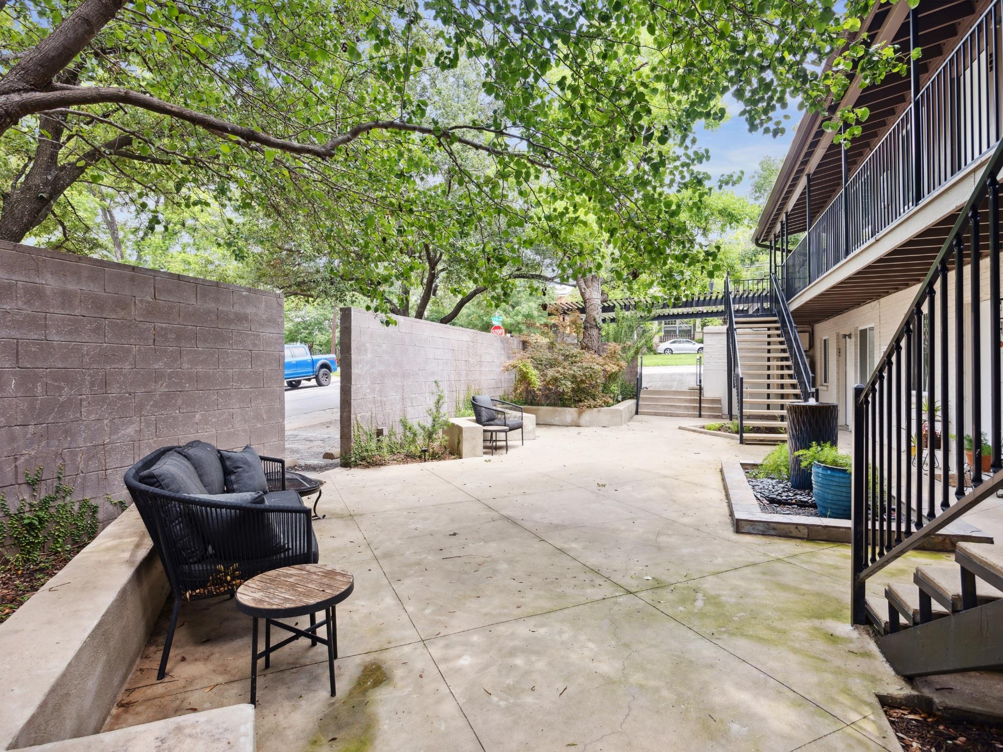 1503 W 9th ST #204