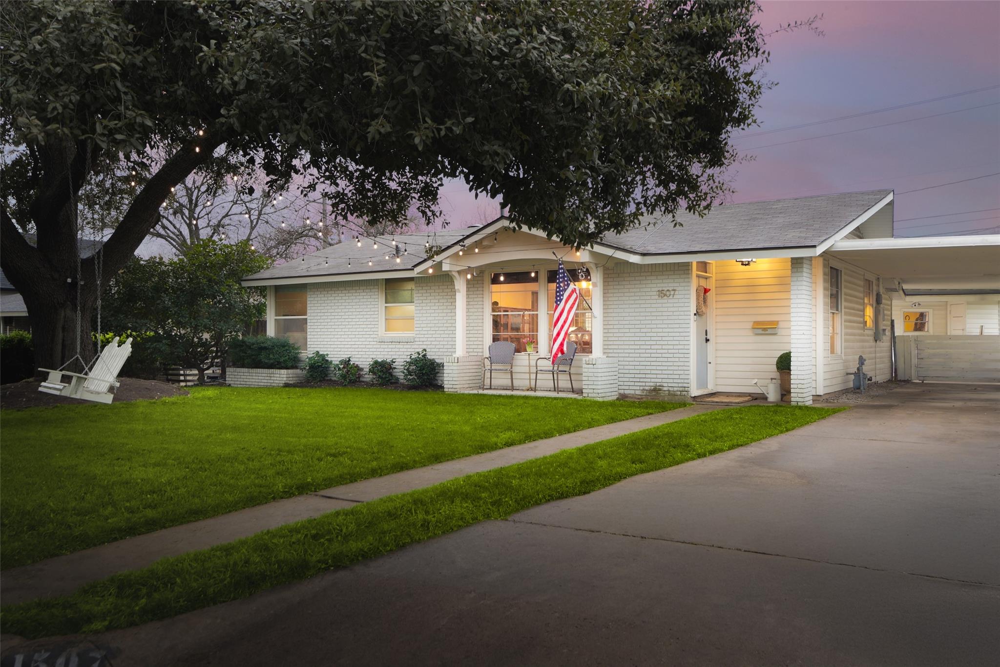 1507 Corona DR