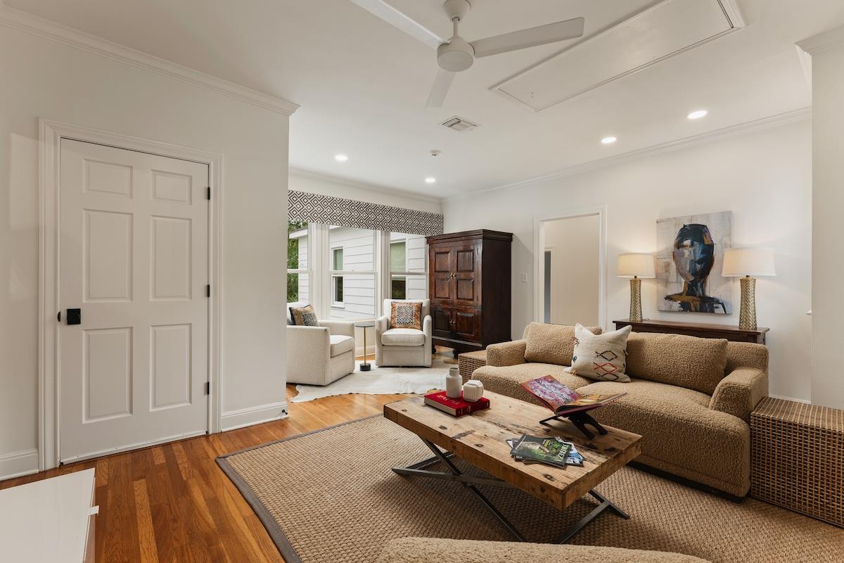 1015 Gaston AVE