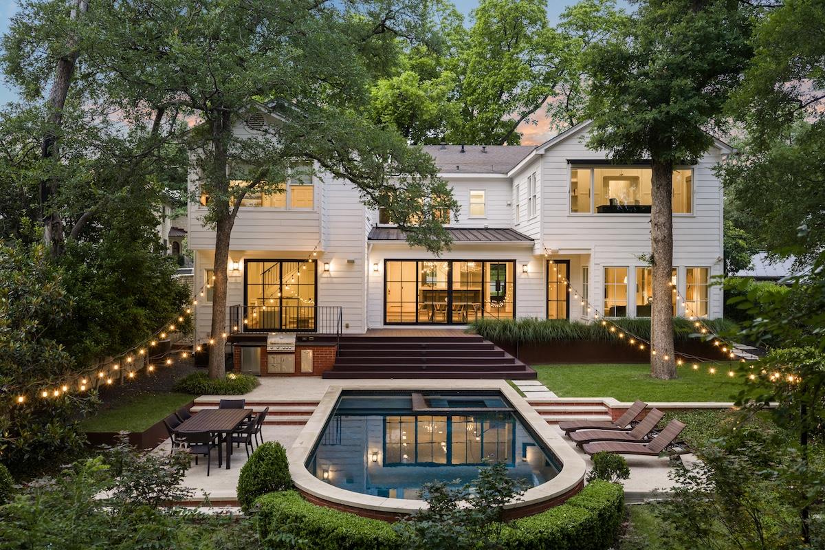 1015 Gaston AVE