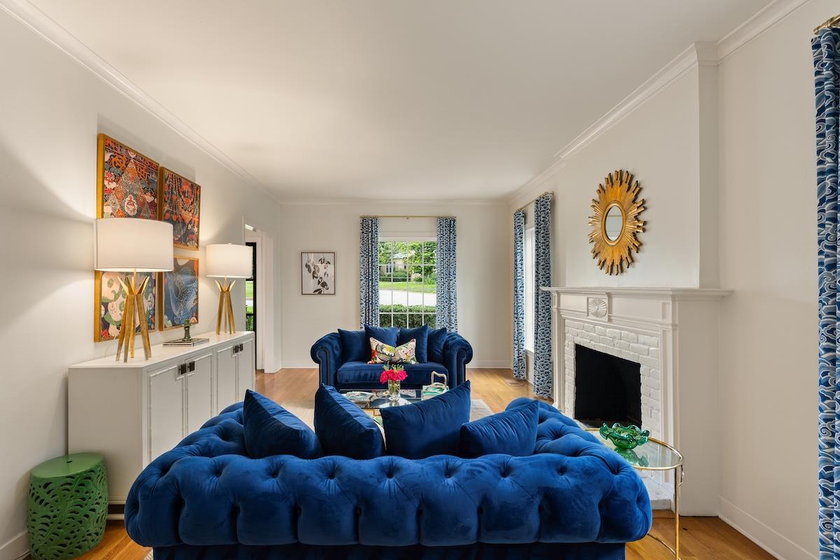 1015 Gaston AVE