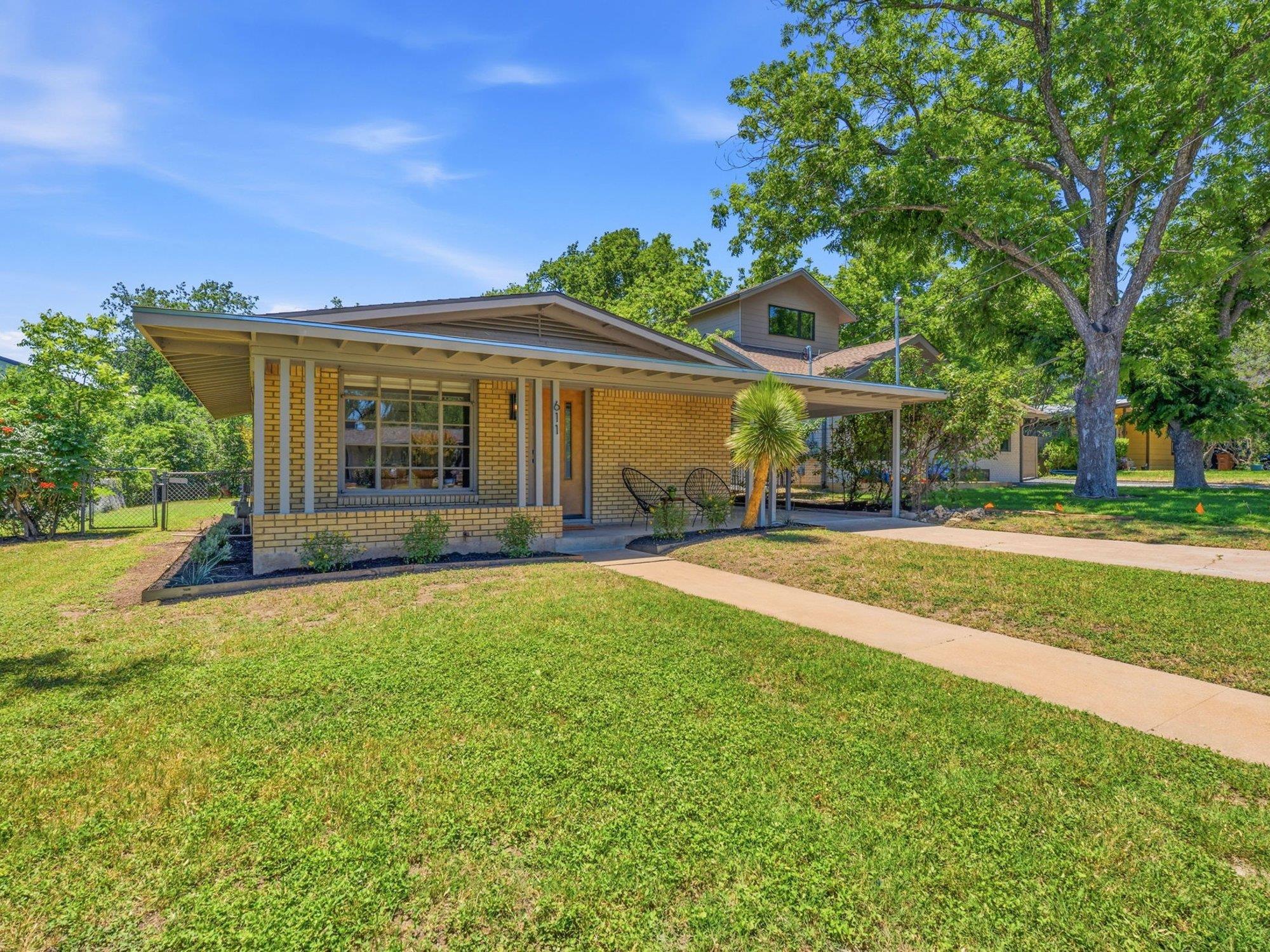 611 Wilmes DR