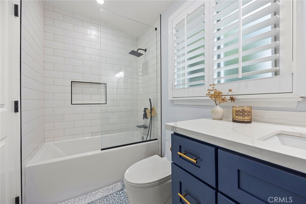 1400 W Wilshire Avenue